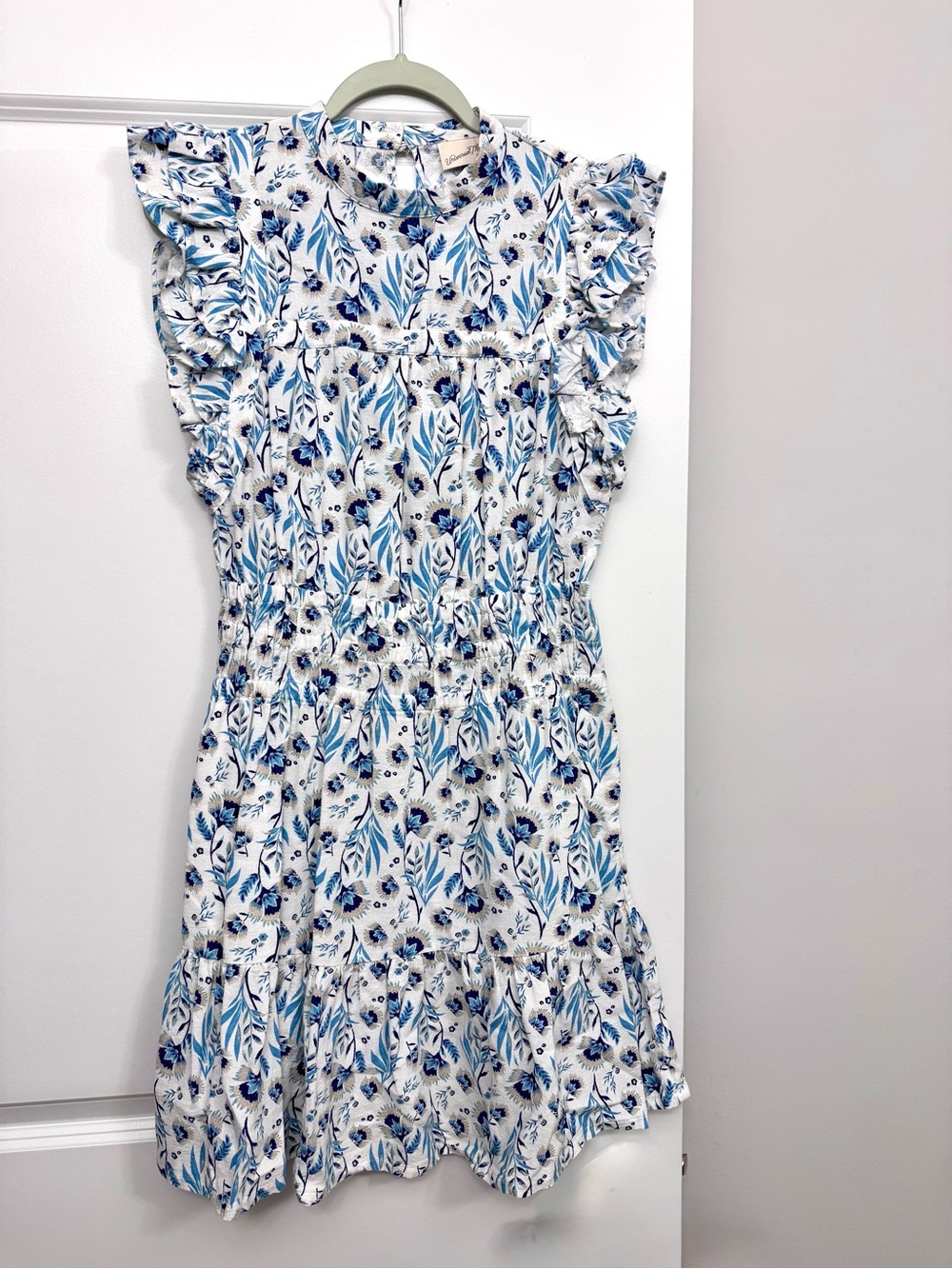 Universal Thread Goods Co White/Blue Floral Flutter Sleeve Dress Size XS